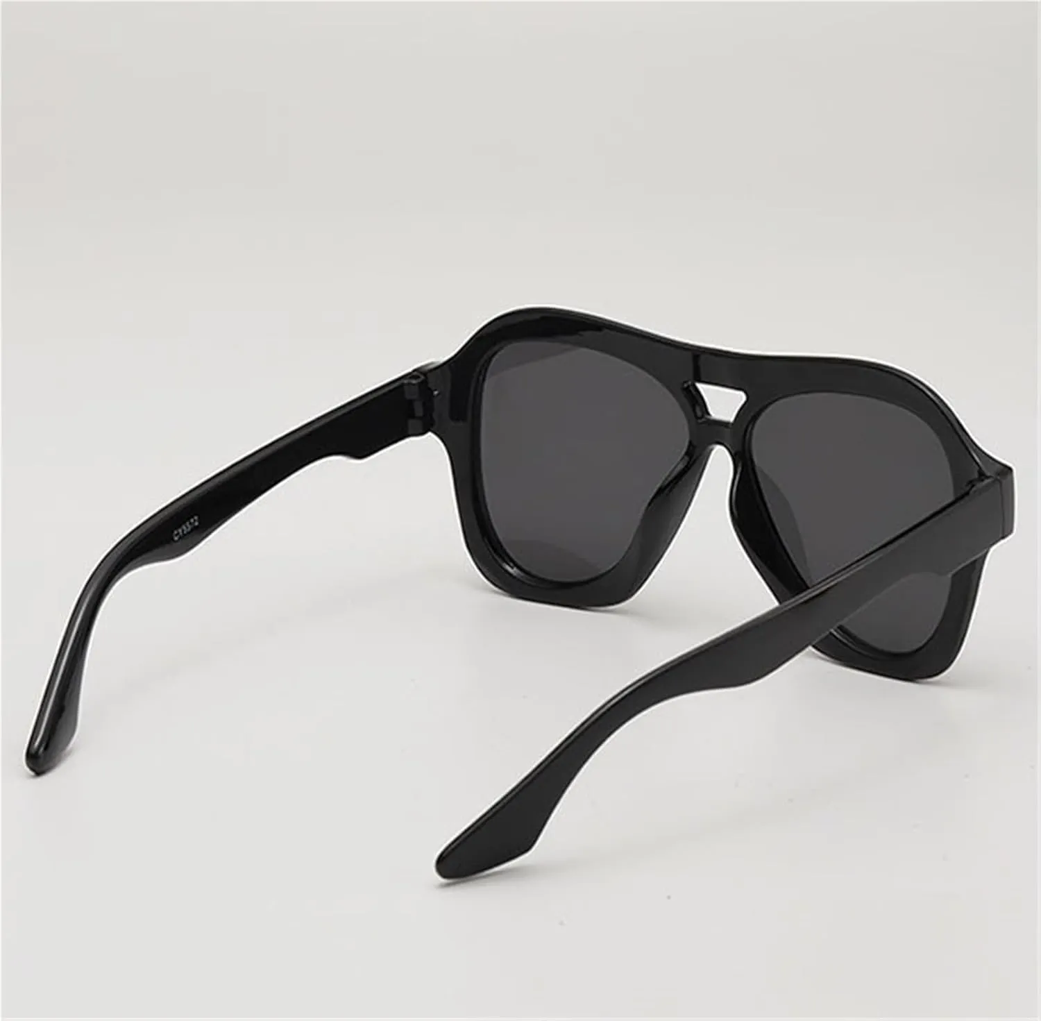 Fashion Versatile Men And Women Vacation Sunglasses Outdoor Street Shooting Driving Sports Party Sun Glasses