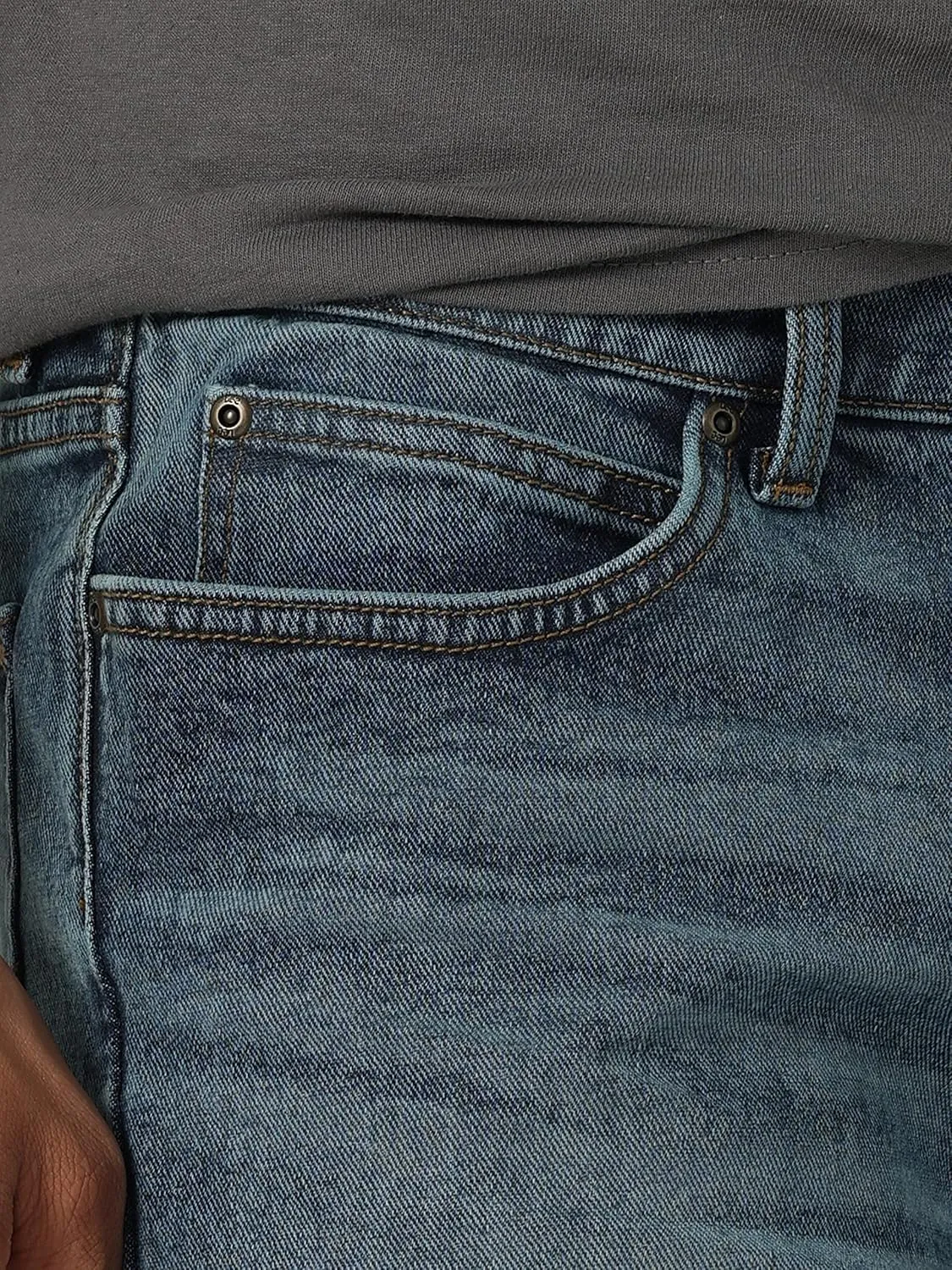 Lee Men's Relaxed Fit Taper Jean