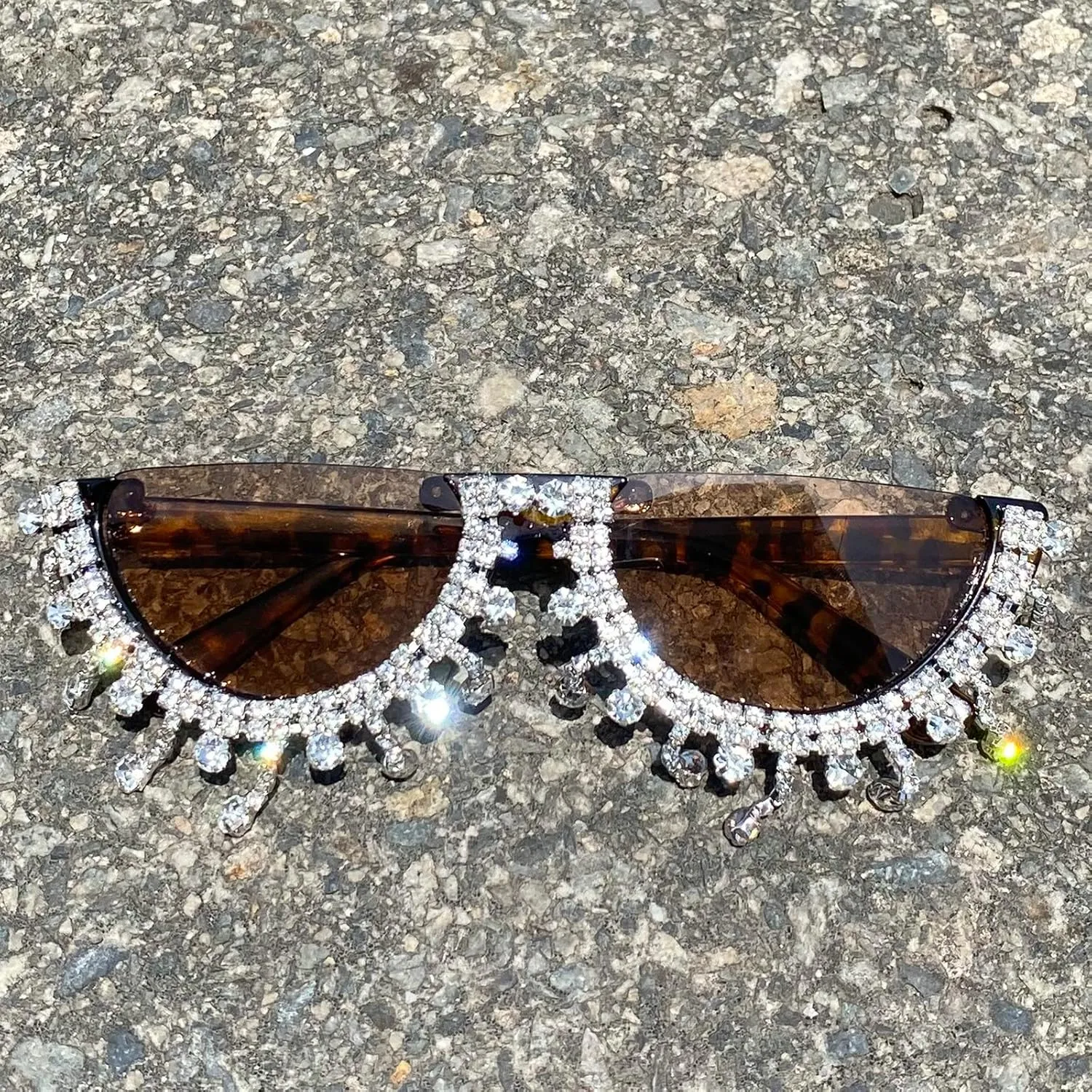Luxury Diamond Cat Eye Sunglasses Women Vintage Half frame Rhinestone bling Sunglasses Ladies Party Eyewear UV400