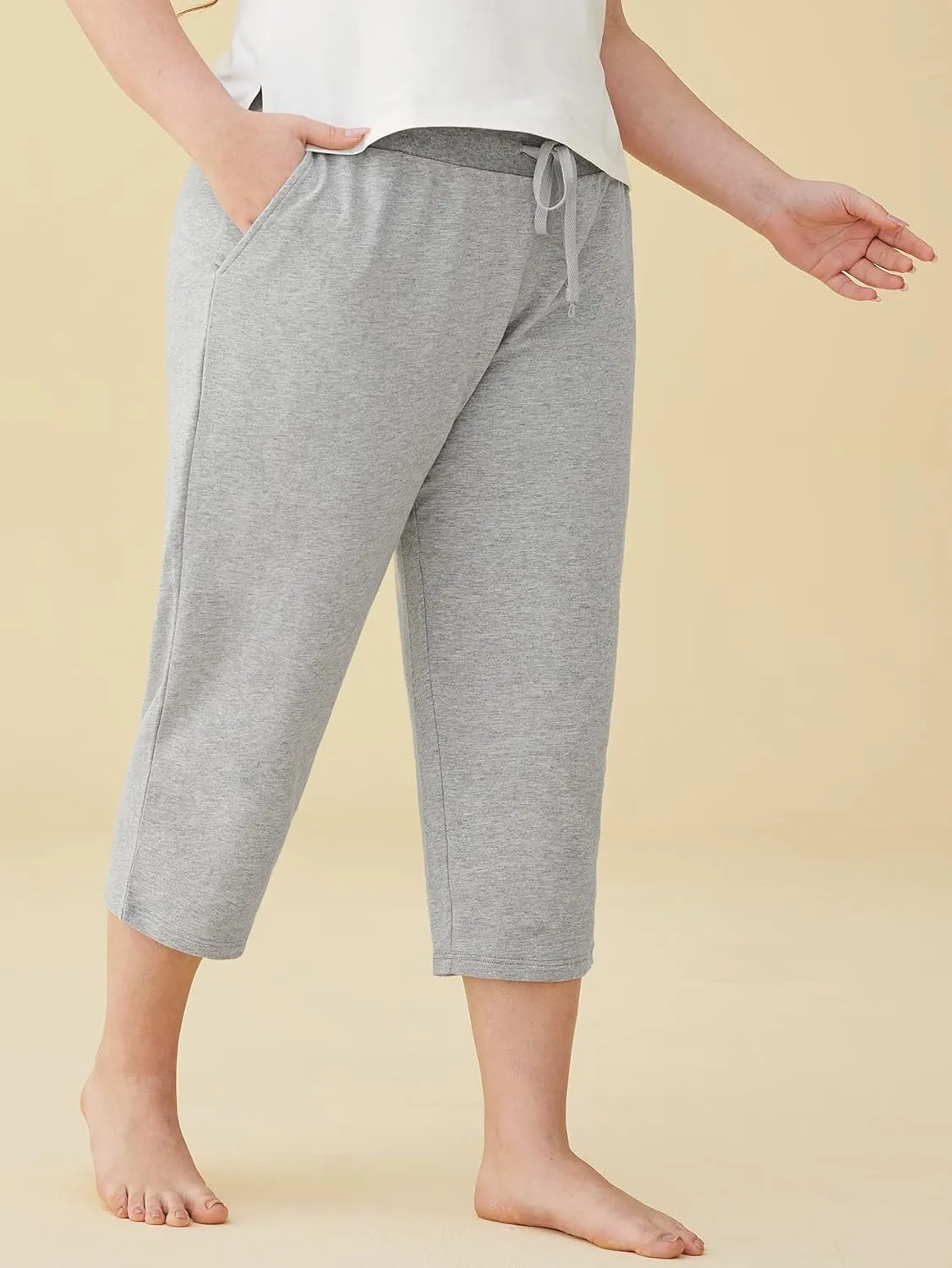 Weintee Women's Plus Size Cotton Capris with Pockets