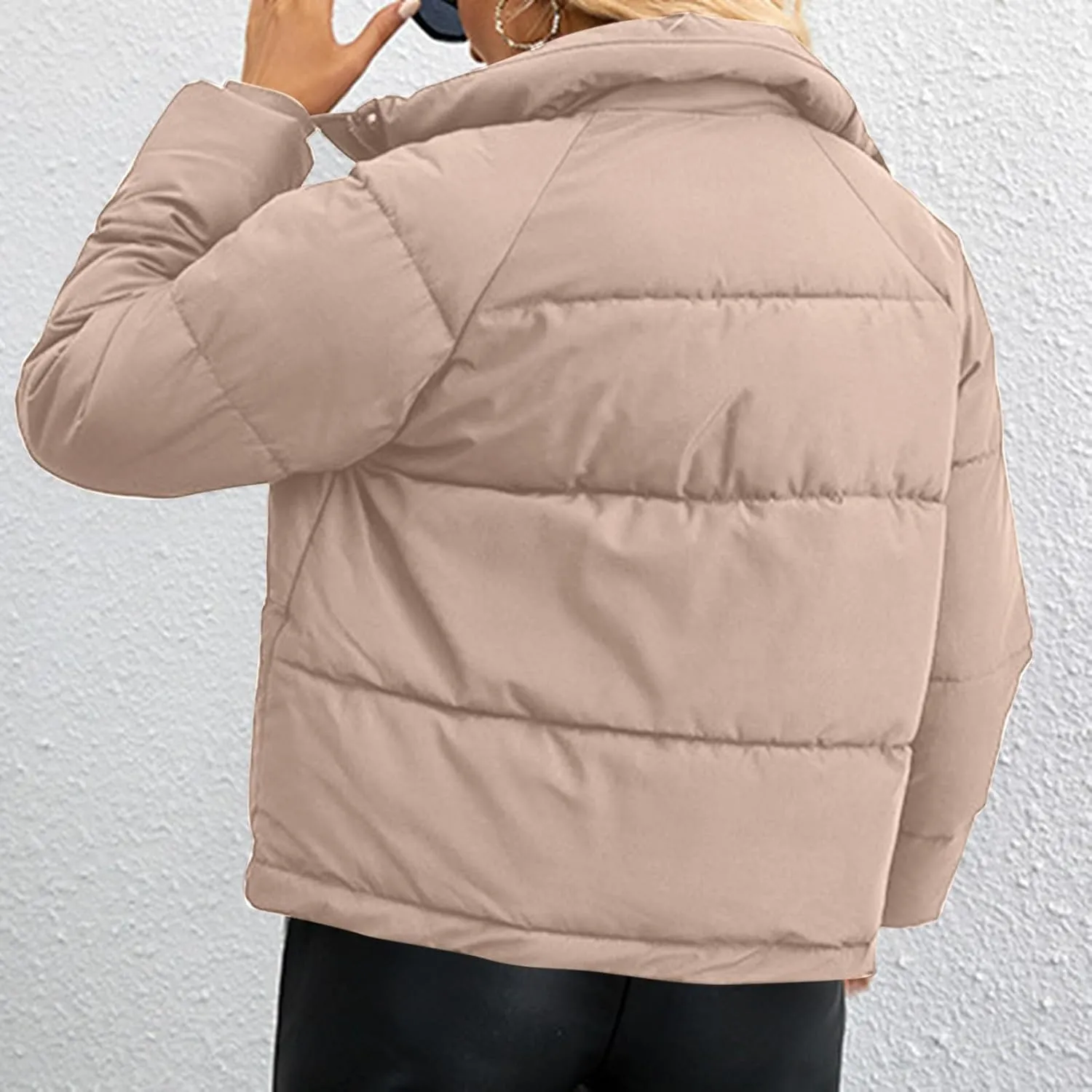 Womens Cropped Puffer Jackets Warm Winter Down Coat with Pockets Trendy Solid Short Zipped Quilted Coat Outerwear